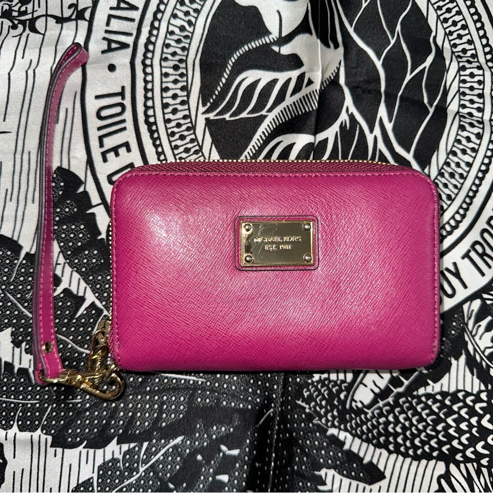 RARE EUC Michael Kors Small Hot Pink Leather Zip Around Wallet Y2K Barbie Core